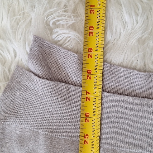 Main Strip High Low V Neck Sweater - Picture 13 of 15